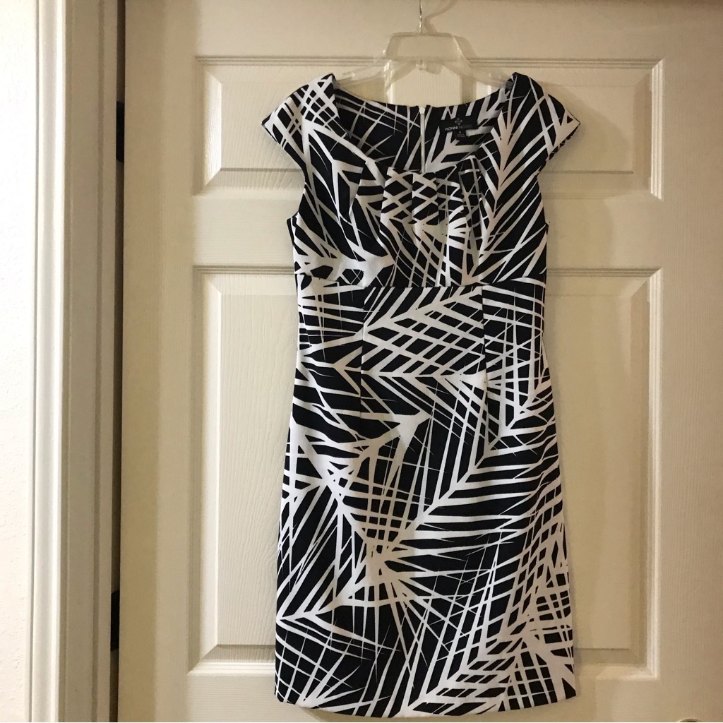 Ronni Nicole Black & White Women’s Sz 8 Sleeveless Sheath Dress